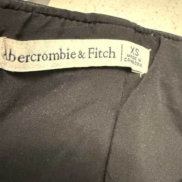 black mini skirt - Picture 4 of 4